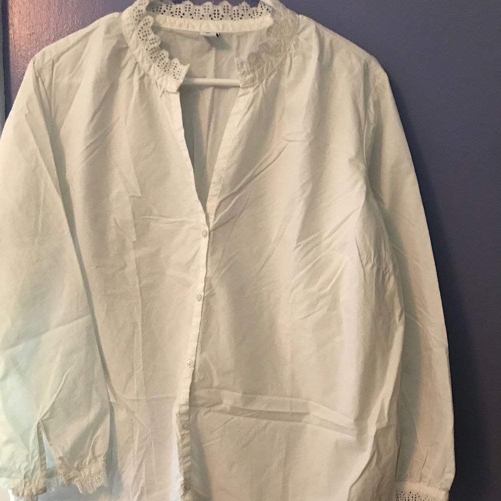 Women’s White Lace Trimmed Long-Sleeve Blouse size 1X